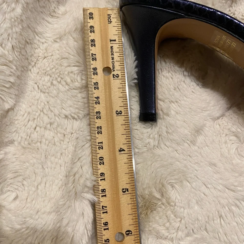 AGL Dark Navy Blue Metallic Leather Heels size 8.5, super soft and lightweight.